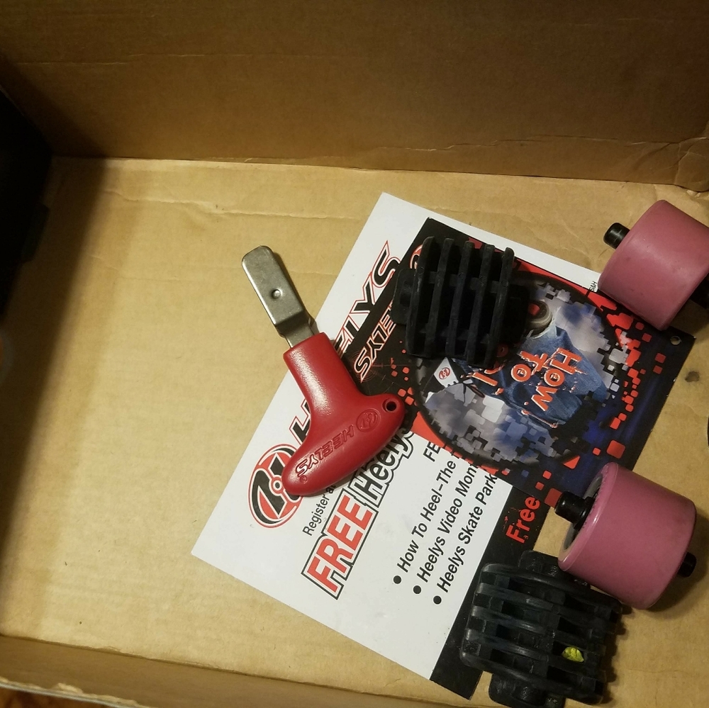 Shoes - Picture 7 of 8